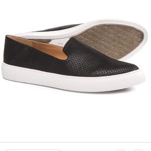 Franco Sarto Textured Black Loafers